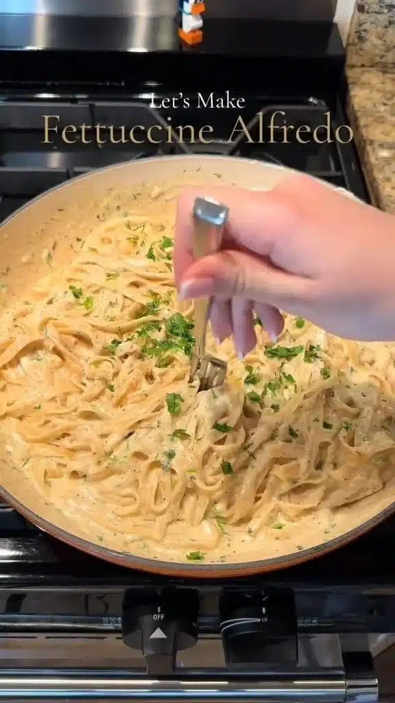 Simple Alfredo Pasta